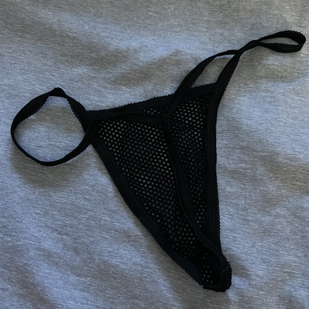 Fishnet g-String panty - Picture 4 of 4